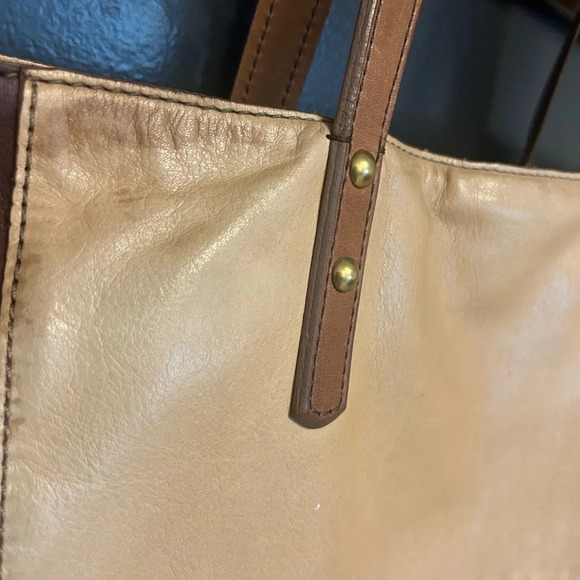 Fossil vintage mid size bag in excellent condition aside  from small…. - Picture 8 of 9